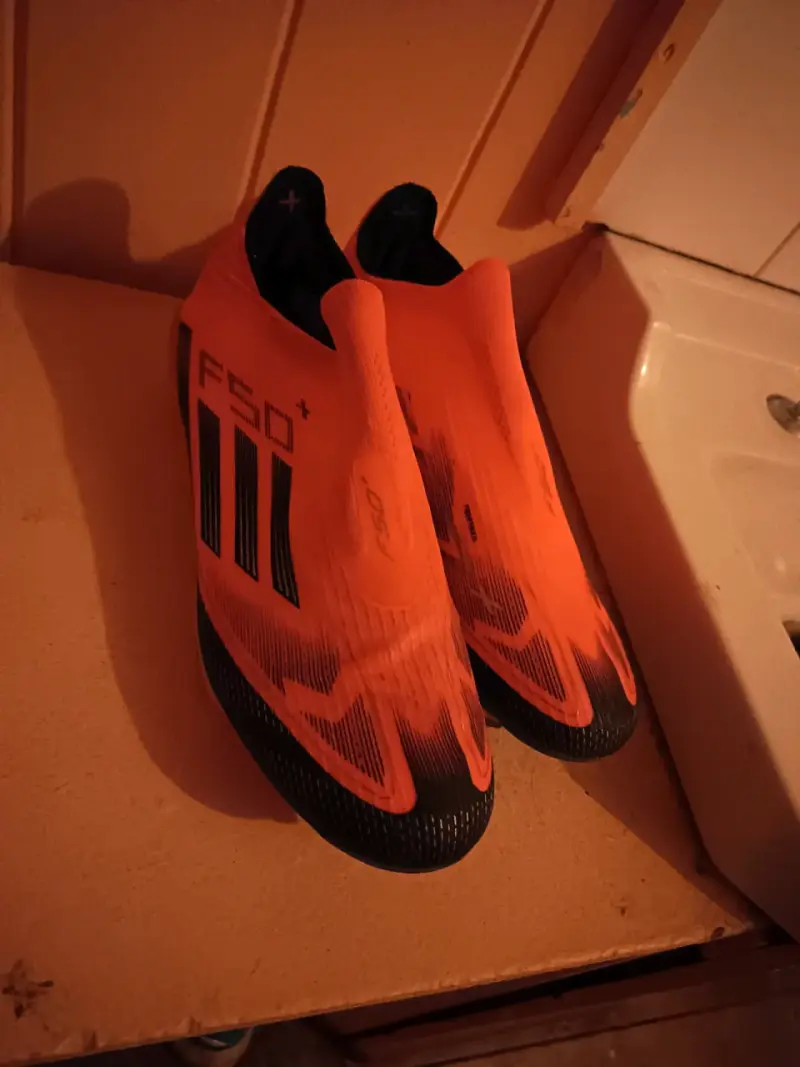 Botines de fútbol Adidas F50 naranjas - 1