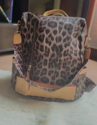 Mochila estampado animal print con cierre - miniatura 1