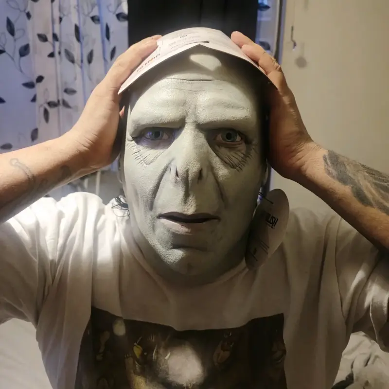 Máscara de látex de personaje oscuro - 1