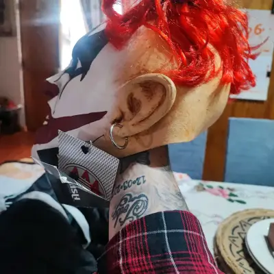 Máscara de látex de personaje oscuro - miniatura 4
