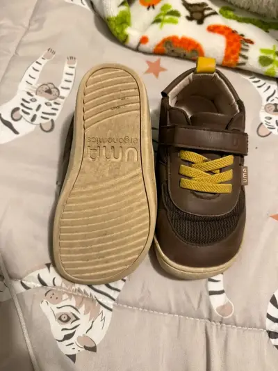 Zapatillas infantiles marrones Uma - miniatura 3
