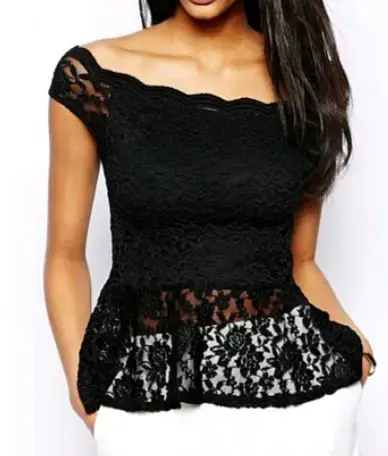 Blusa peplum negro con hombros descubiertos