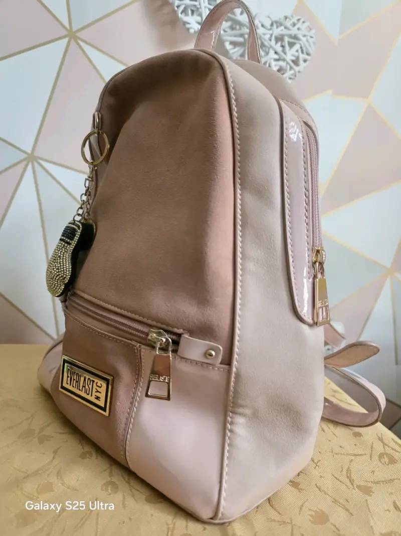 Mochila Everlast rosa con llavero decorativo - 3