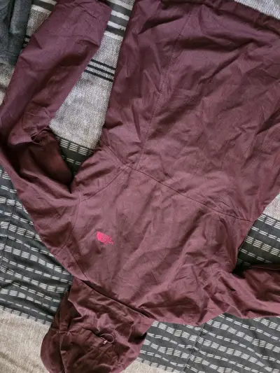 Chaqueta impermeable The North Face burdeo - miniatura 6