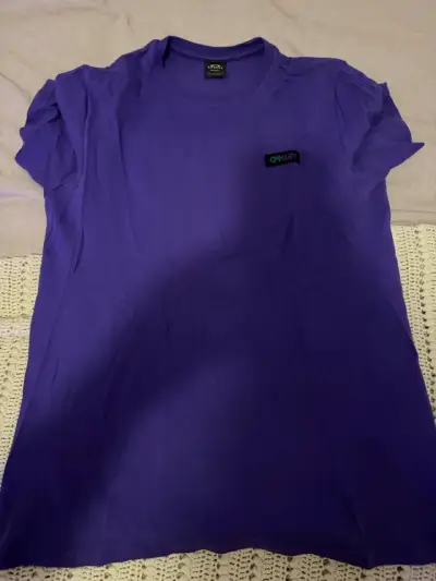 Polera morada Oakley para hombre - miniatura 1
