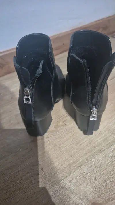 Botines de cuero negro para mujer - miniatura 3