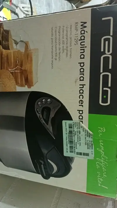 Máquina de pan Oster con pantalla digital - miniatura 2