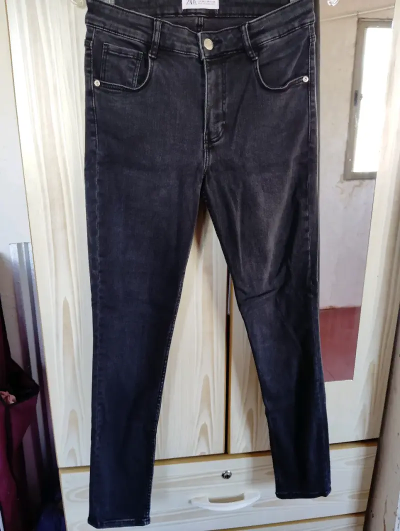 Jeans negros Zara para mujer - 1