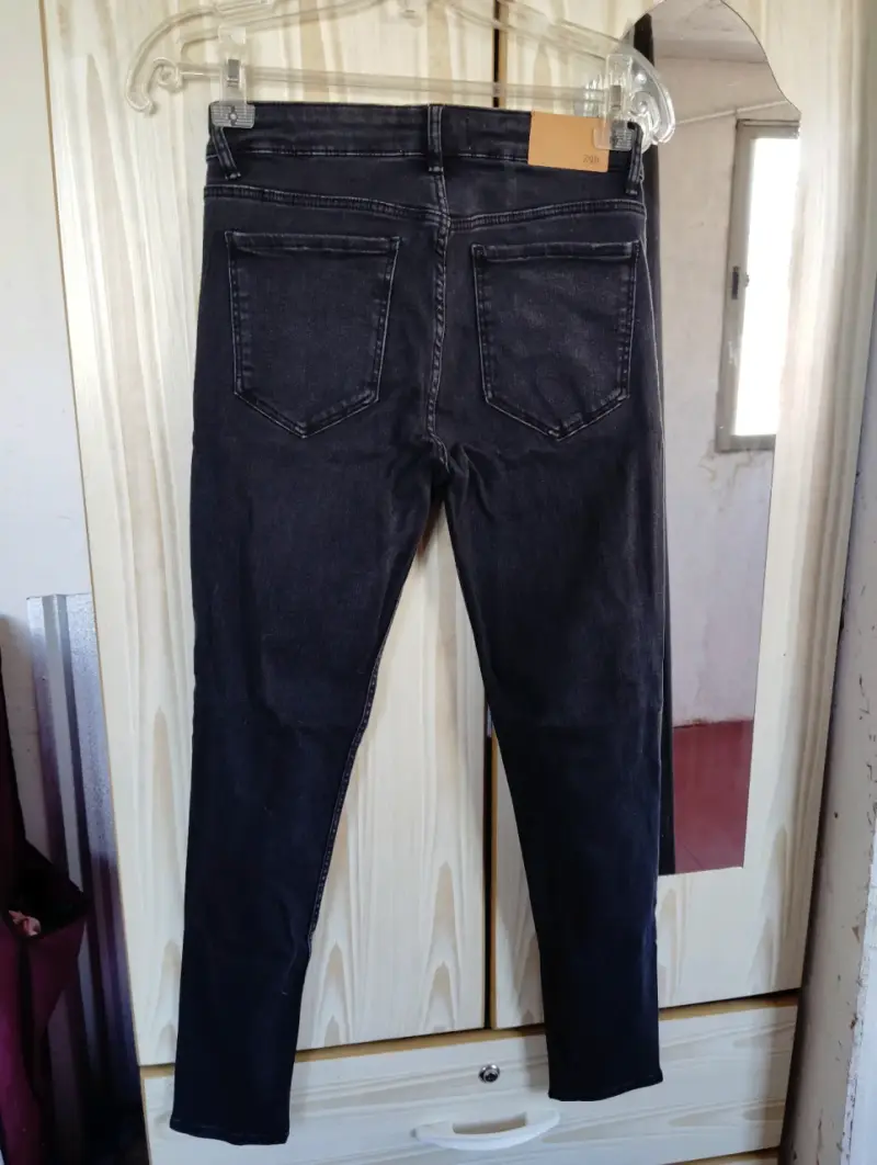 Jeans negros Zara para mujer - 2
