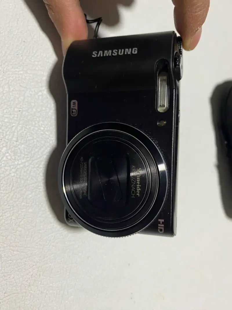 Cámara digital Samsung con WiFi y HD - 1