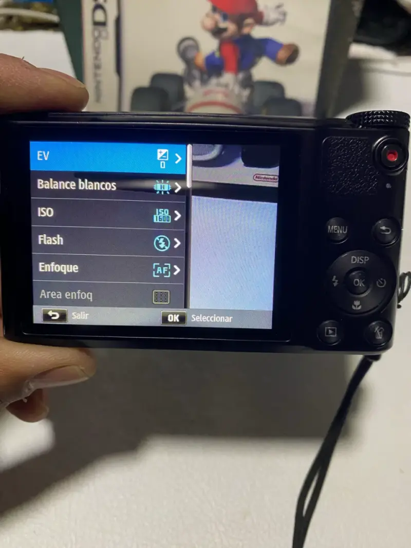 Cámara digital Samsung con WiFi y HD - 2