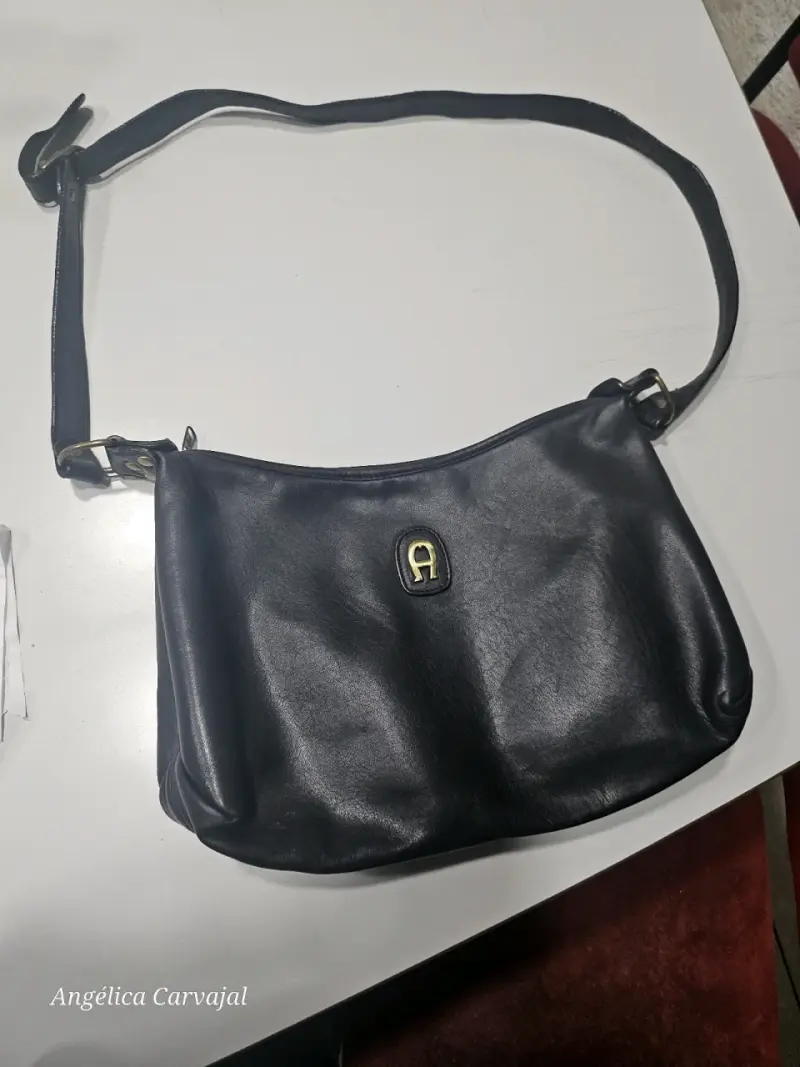 Cartera de cuero negra Etienner Aigner - 1