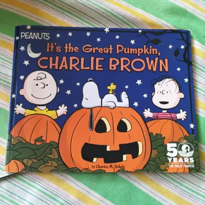 Libro 'It's the Great Pumpkin, Charlie Brown' edición 50 años - miniatura 2