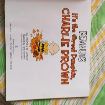 Libro 'It's the Great Pumpkin, Charlie Brown' edición 50 años - miniatura 3