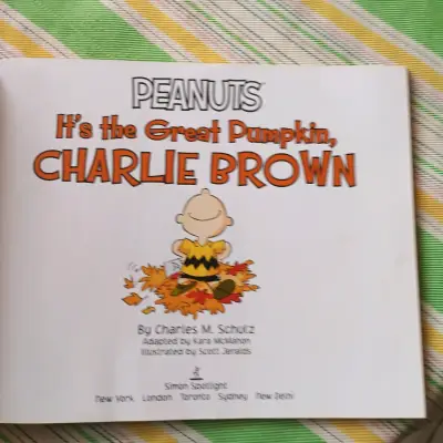 Libro 'It's the Great Pumpkin, Charlie Brown' edición 50 años - miniatura 4