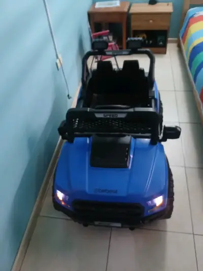 Auto eléctrico infantil Bebesit azul - miniatura 2
