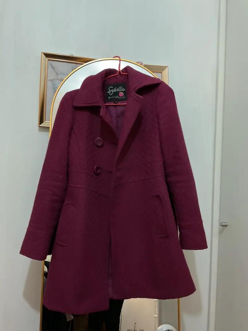Abrigo burdeo Sybilla talla xs