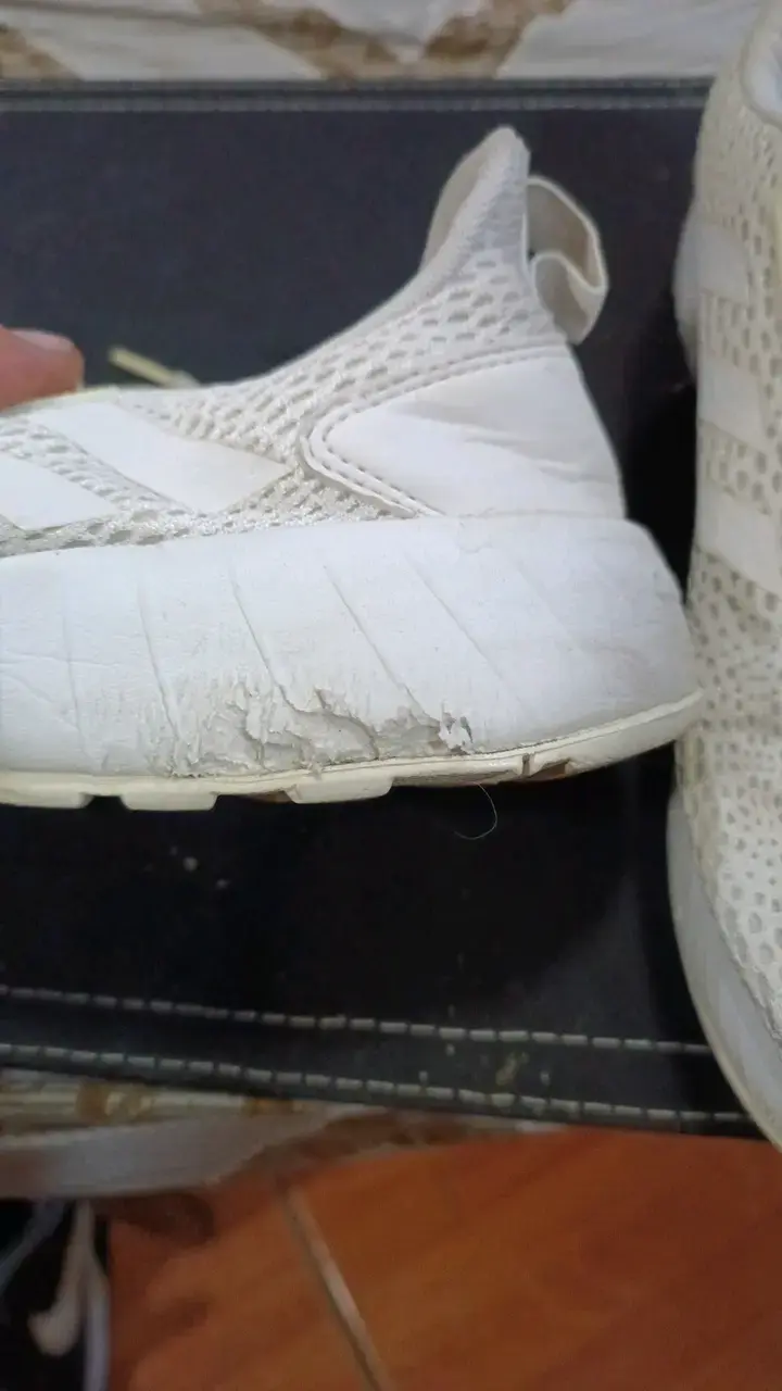 Zapatillas deportivas Adidas blancas usadas - 2