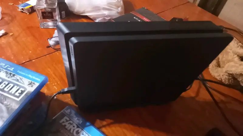 Consola PlayStation 4 Slim 1 TB en buen estado - 3