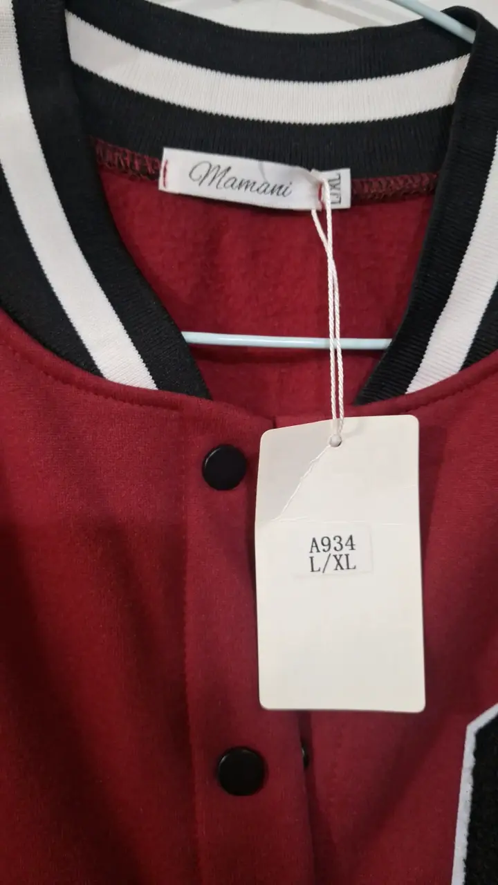 Chaqueta varsity roja con letra C - 2
