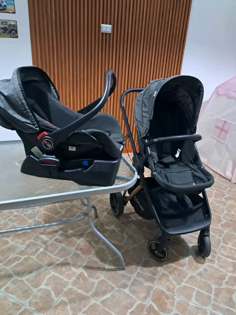 Coche y silla de auto para bebé gris - 1