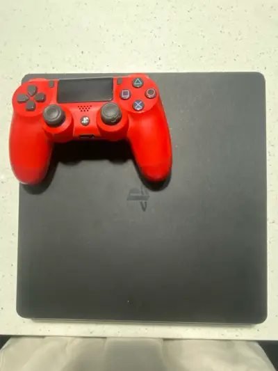 Consola PlayStation 4 con control rojo - miniatura 4