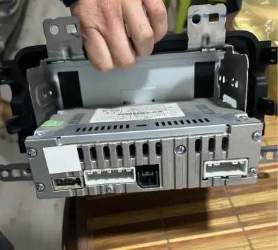 Radio Nissan kicks original - miniatura 3