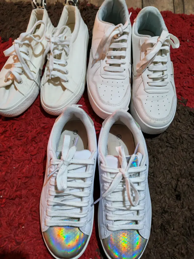 Zapatillas blancas casuales con detalles holográfi - 1