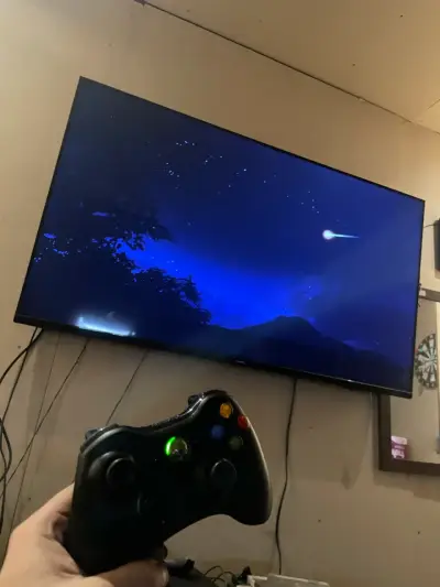 Consola Xbox 360 con juegos y controles - miniatura 3