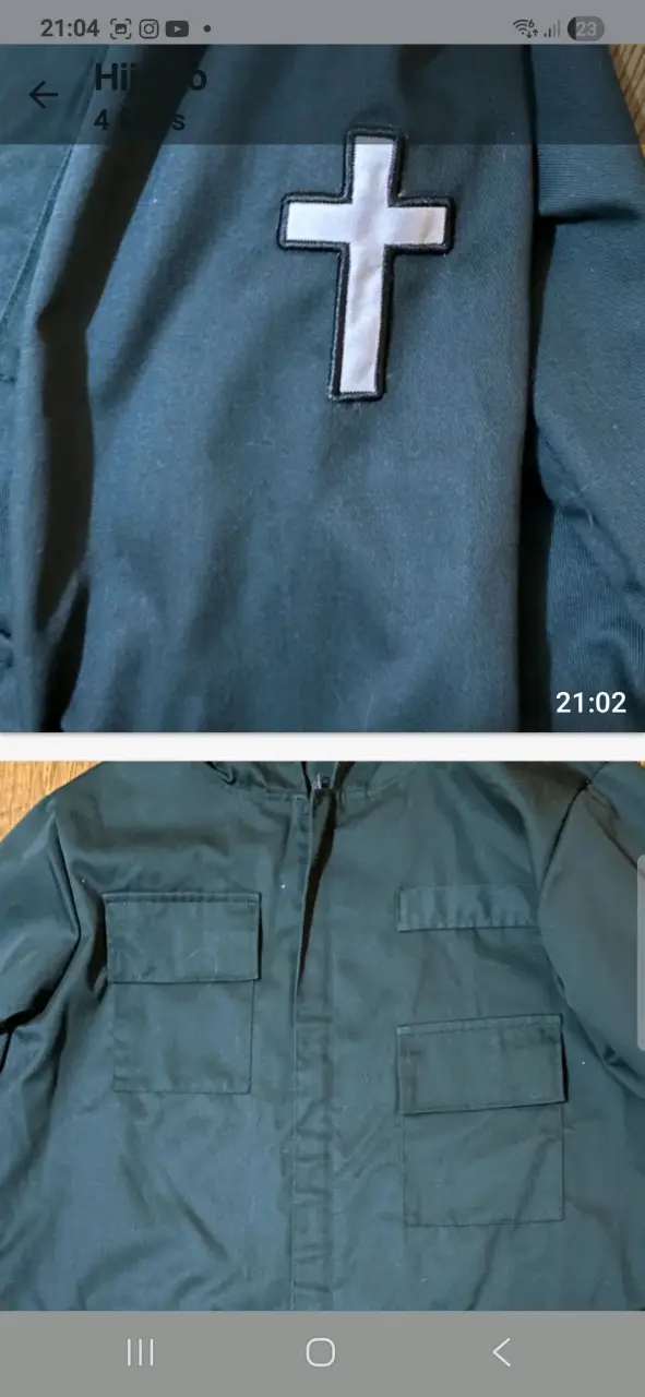 Chaqueta verde con cruz bordada - 1