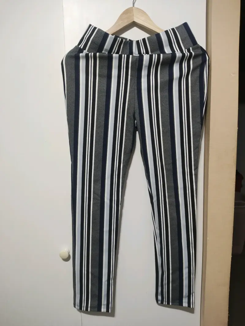 Pantalones a rayas blanco y negro para mujer - 2