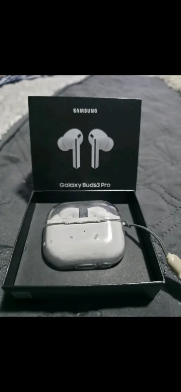 Samsung Galaxy Buds3 Pro blancos - 1