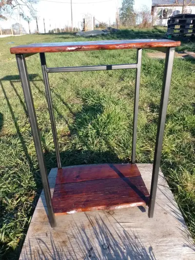 Mesa auxiliar de madera y metal - miniatura 1