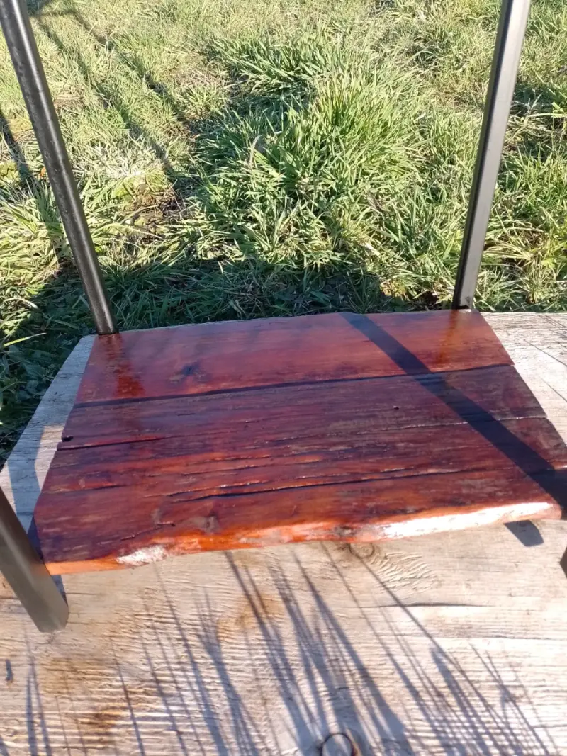 Mesa auxiliar de madera y metal - 2