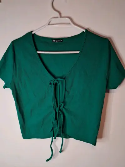 Top verde con lazo frontal Zara - miniatura 1