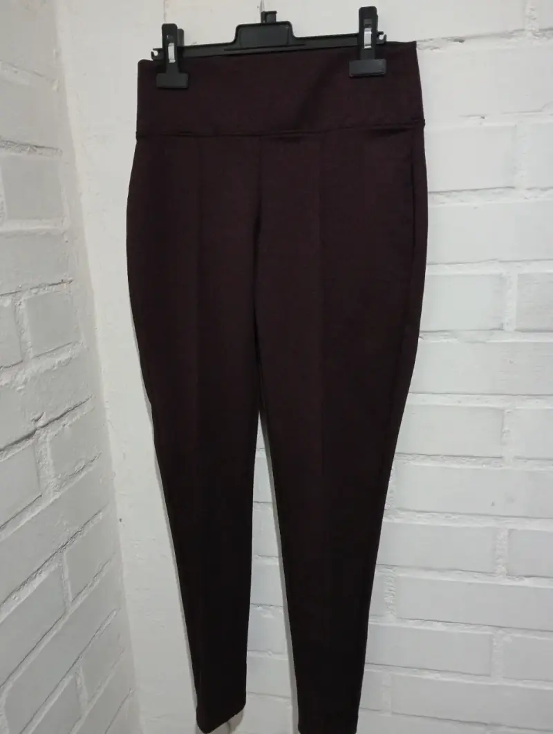 Pantalones color burdeos para mujer formal - 1