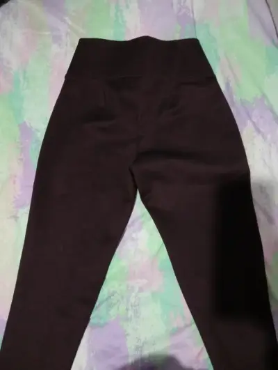 Pantalones color burdeos para mujer formal - miniatura 3