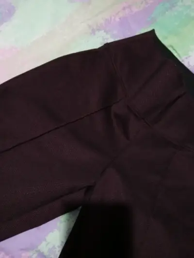Pantalones color burdeos para mujer formal - miniatura 5