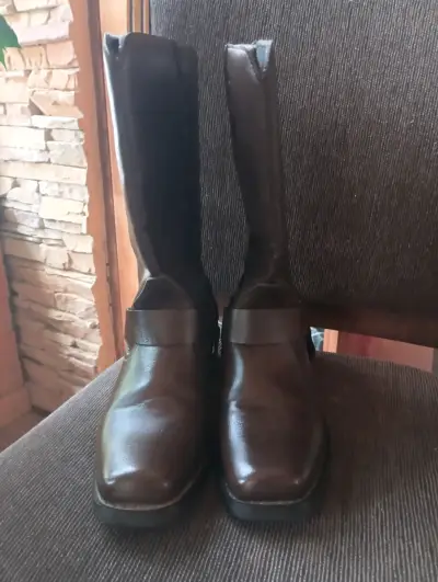Botas de cuero marrón para hombre - miniatura 1