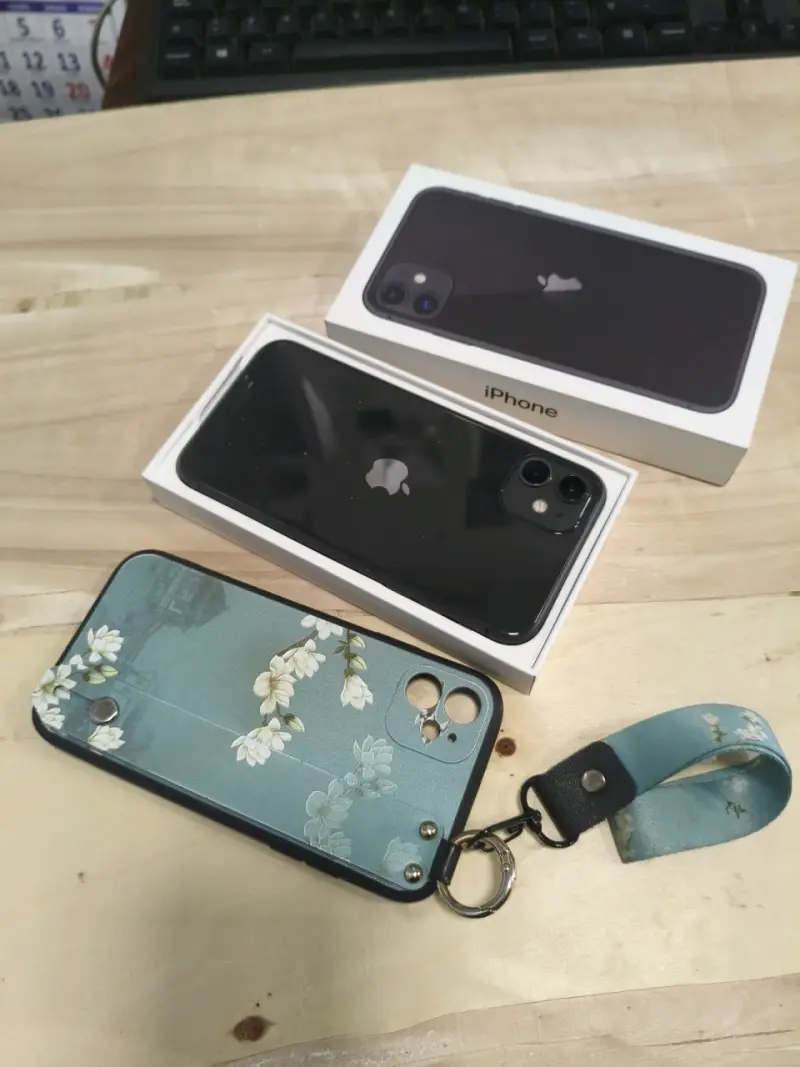 iPhone 11 negro en buen estado - 3