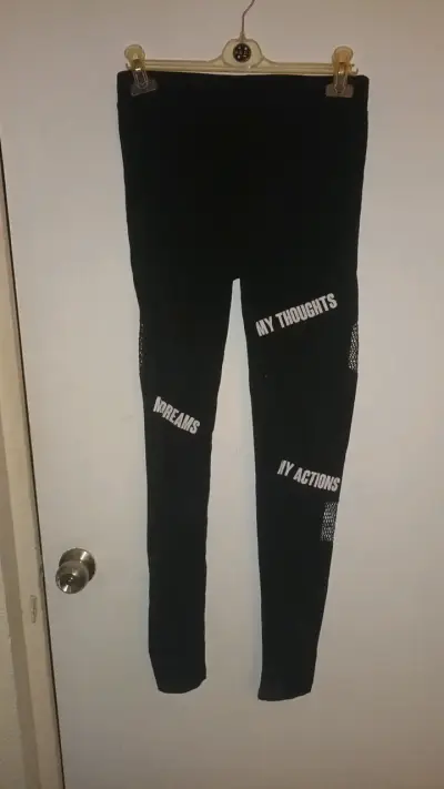 Leggings negros con frases motivacionales - miniatura 1