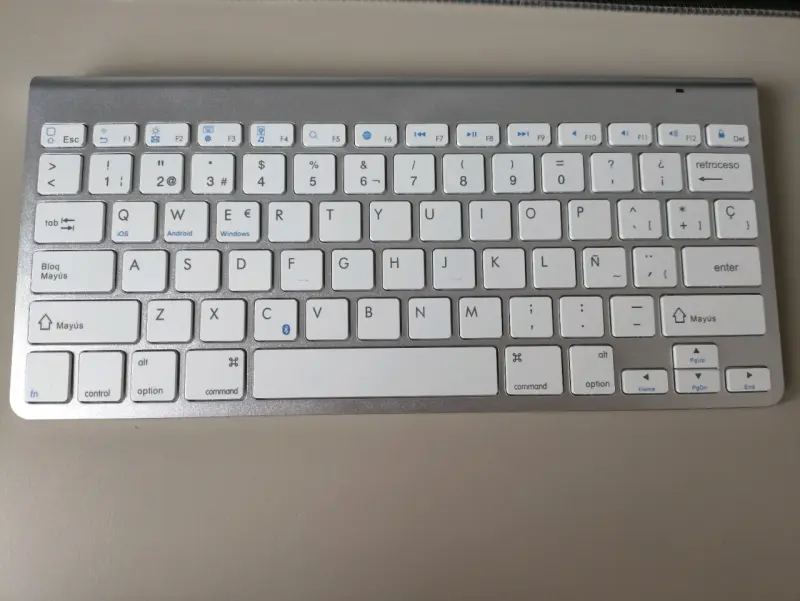 Teclado inalámbrico Bluetooth - 1