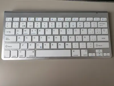 Teclado inalámbrico Bluetooth - miniatura 1