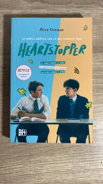 Novela gráfica Heartstopper de Alice Oseman - miniatura 1