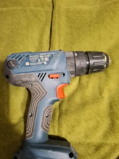 Taladro inalámbrico Bosch 18V con baterías - miniatura 3