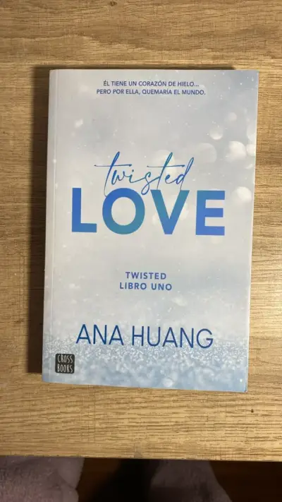 Libro 'Twisted Love' de Ana Huang - miniatura 1