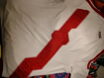 Camiseta selección peruana  blanca y roja - miniatura 2