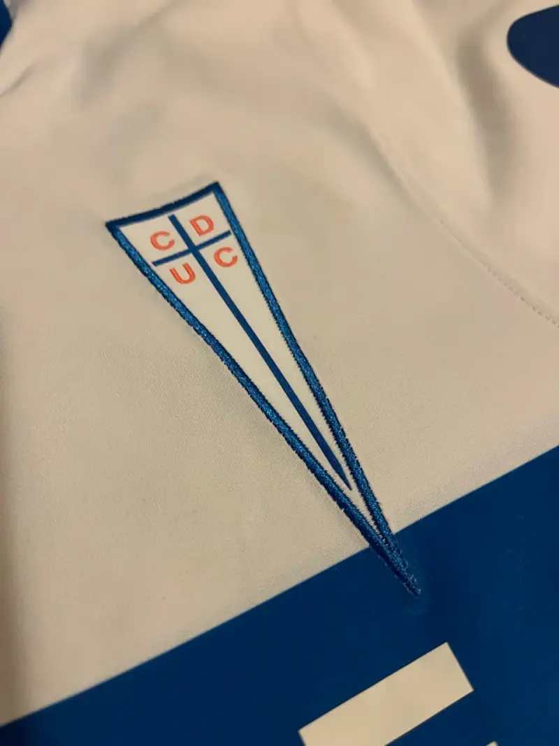 Camiseta original de la UC Temporada 2023 talla 16 - 2