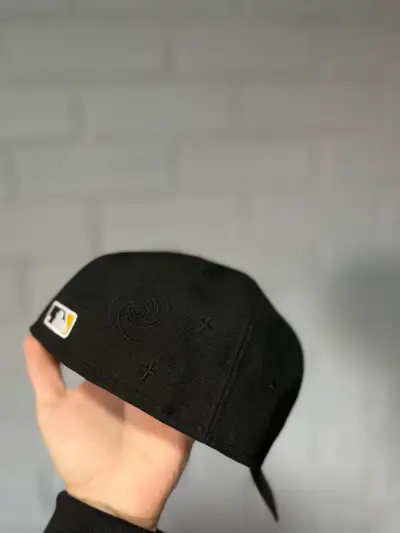 Gorra New Era Negra  7 1/4 San Francisco - miniatura 2