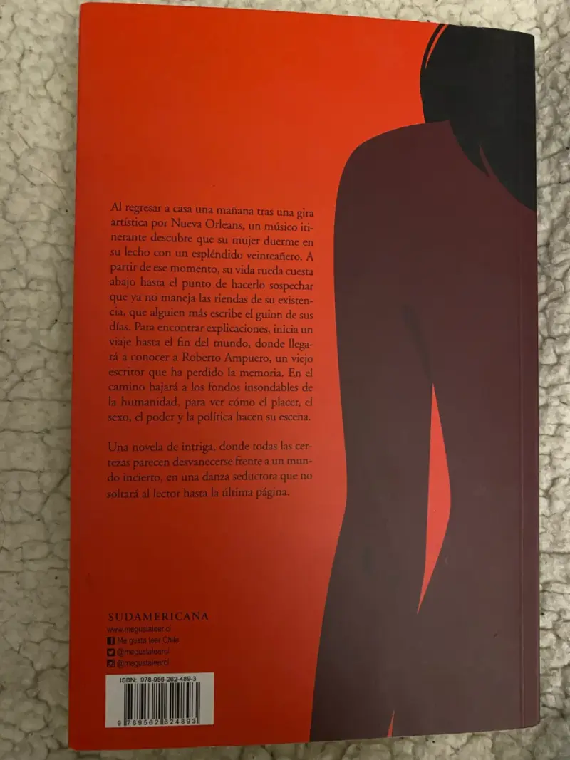 Libro 'Sonata del Olvido' de Roberto Ampuero - 2